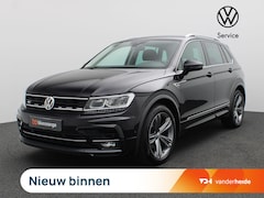 Volkswagen Tiguan - 1.5 TSI ACT Highline Business R-line 150PK DSG Trekhaak, 19" LM Velgen, Achteruitrijcamera