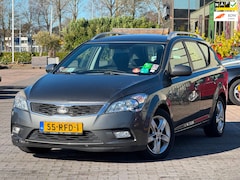 Kia Cee'd Sporty Wagon - 1.4 CVVT Seven | Groot scherm | Climate control | Bluethooth | Cruise control |