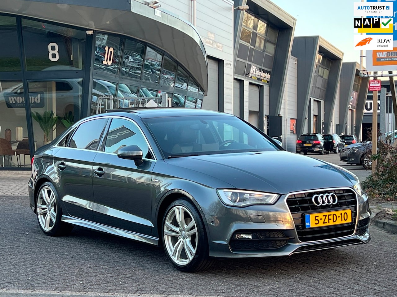 Audi A3 Limousine - 1.4 TFSI CoD 6-BAK 3 x S LINE PANO NAP!!!! - AutoWereld.nl
