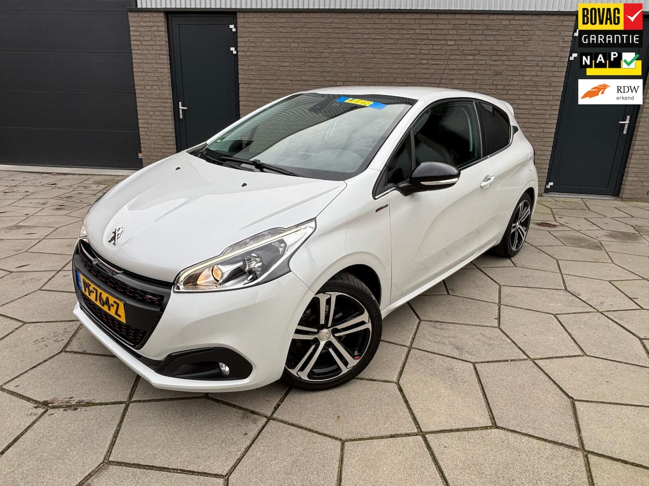 Peugeot 208 - 1.2 PureTech GT-line|Half leder sportief interieur|Privacy glas|MICA/Parelmoer lak - AutoWereld.nl