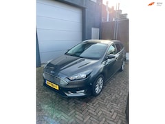 Ford Focus Wagon - 1.0 Titanium DISTRIBUTIE KAPOT