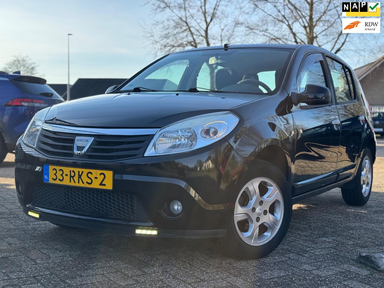 Dacia Sandero - 1.2 Lauréate AIRCO EL.RAMEN STUURBEKR. APK 01-2027 BOEKJES - AutoWereld.nl