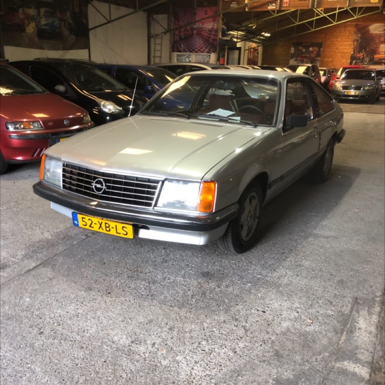 Opel Monza - 2.8H Automaat Perfect rijdende en in nette originele staat verkerende oldtimer met een Apk - AutoWereld.nl