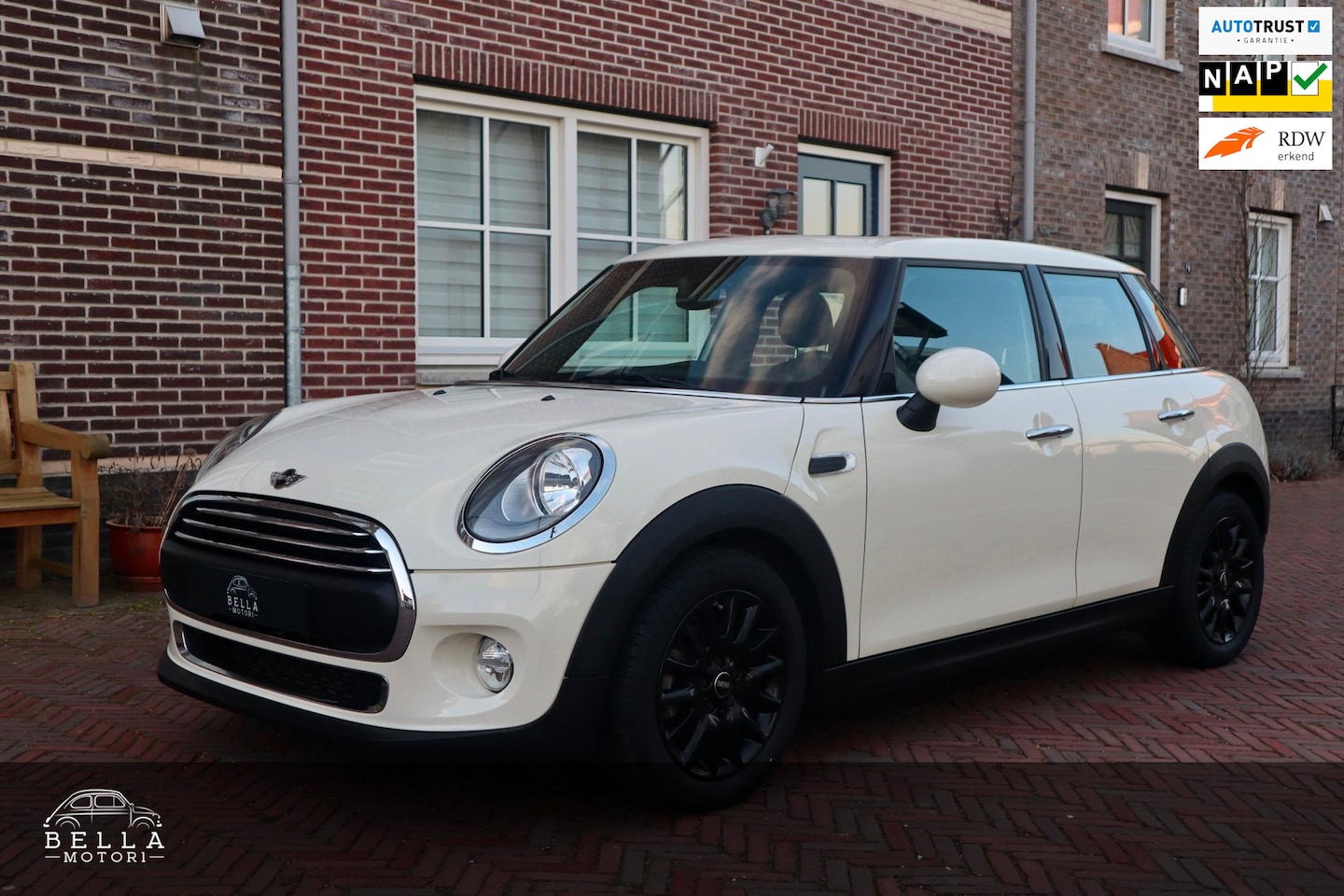 MINI One - 1.2 Business| 5-deurs | Panoramadak | Airconditioning | Navigatie | Multifunctioneel stuur - AutoWereld.nl