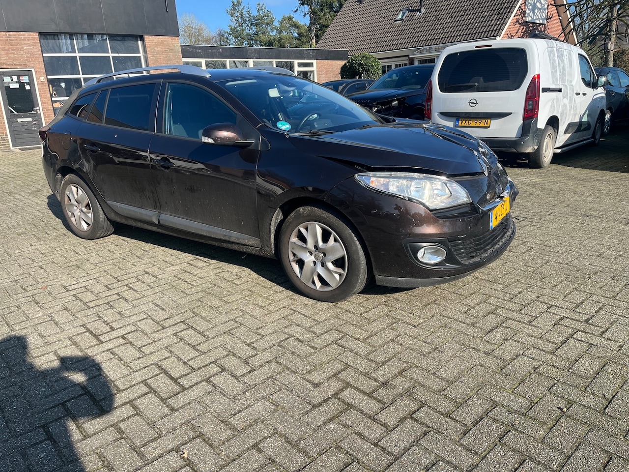 Renault Mégane Estate - 1.5 dCi Expression voorschade - AutoWereld.nl