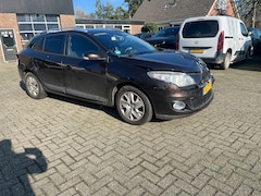 Renault Mégane Estate - 1.5 dCi Expression voorschade