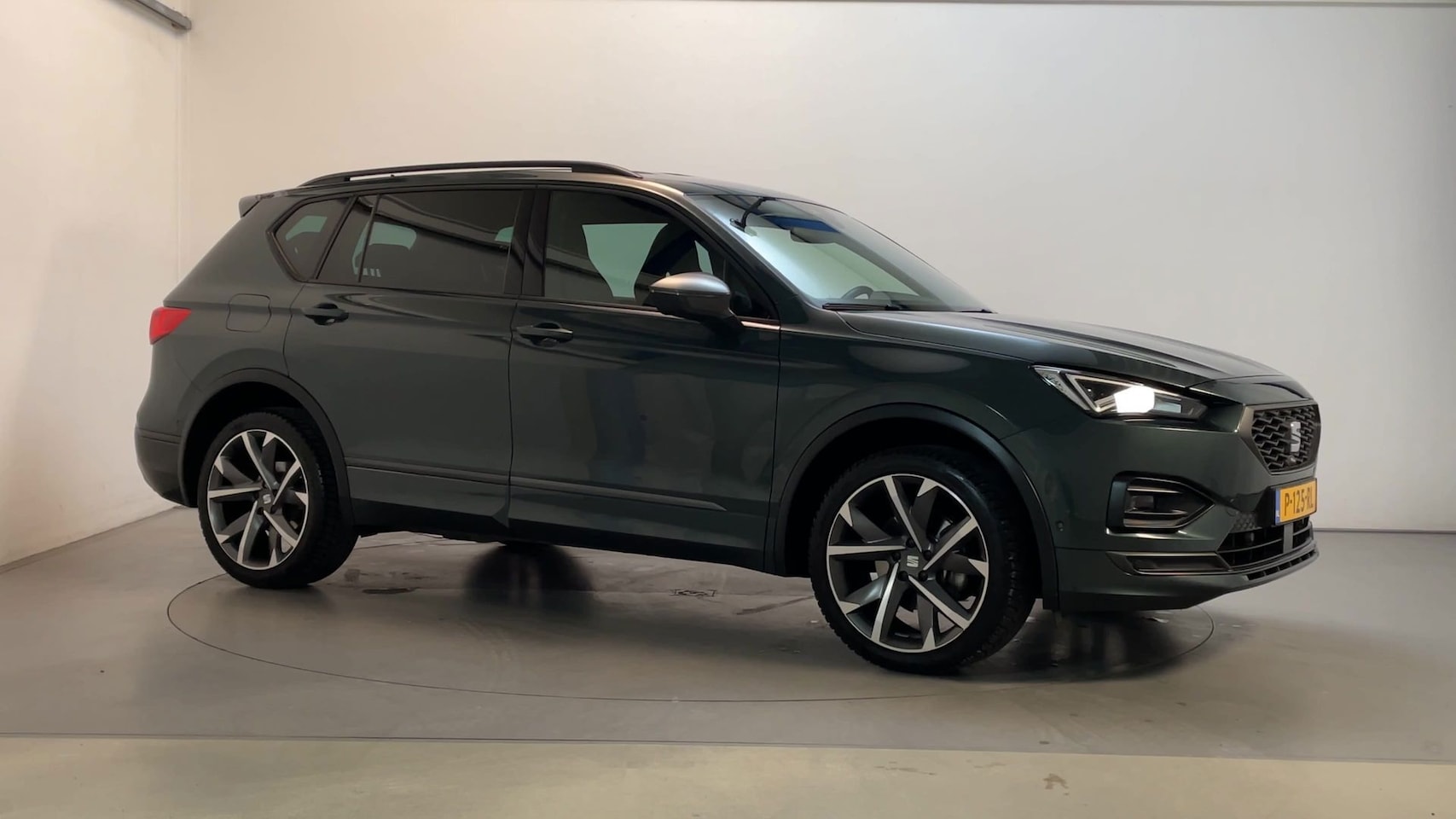 SEAT Tarraco - 1.5 TSI DSG FR Business Intense 7p. Camera Virtual Cockpit Sfeerverlichting - AutoWereld.nl