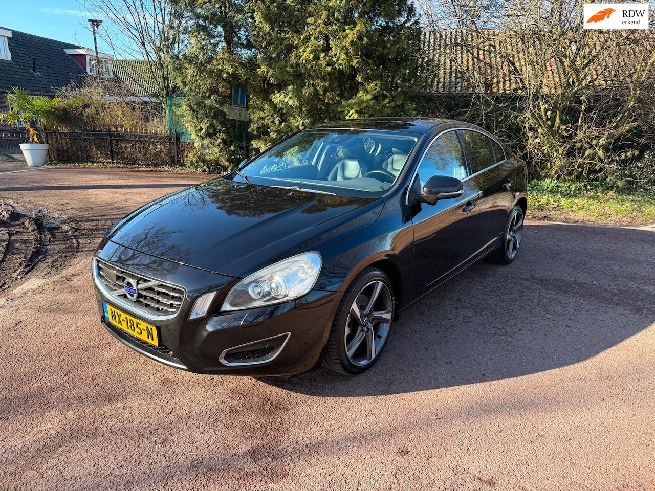 Volvo S60 - 2.0 D4 Summum / Navi / Leder / Airco / Camera / Apk - AutoWereld.nl
