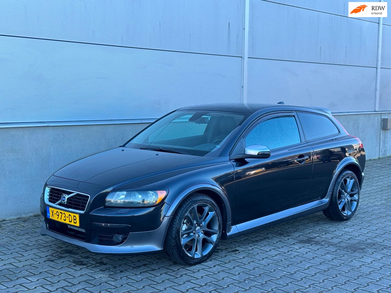 Volvo C30 - 2.4i 5 Cilinder T5 Pakket CLIMA|CRUISE|STOELVERW| - AutoWereld.nl