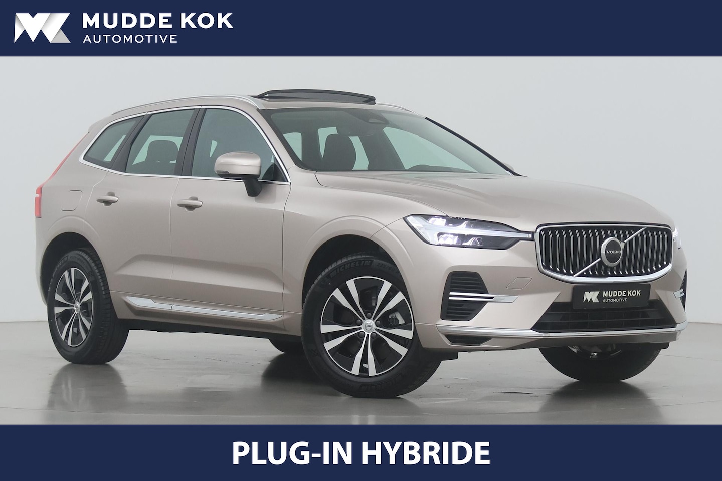 Volvo XC60 - T6 Plug-in hybrid Essential Bright | Panoramadak | Trekhaak | Camera | Apple Carplay - AutoWereld.nl