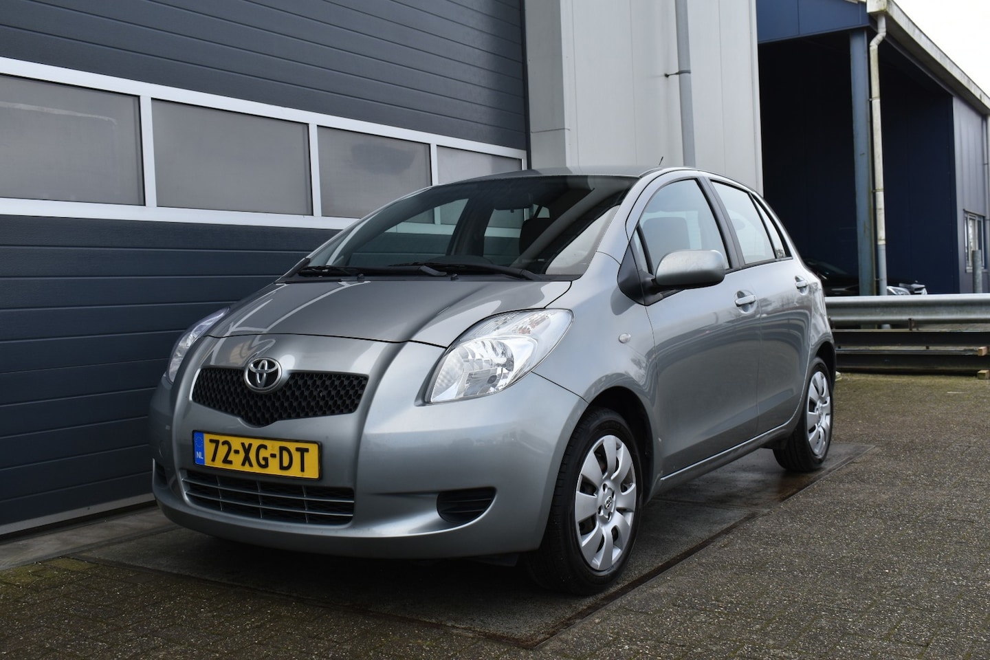 Toyota Yaris - 1.3 VVTi Sol 1.3 VVTi Sol airco - AutoWereld.nl
