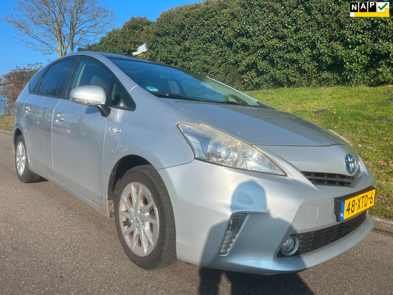 Toyota Prius Wagon - 1.8 Aspiration 96g - Panoramadak - Camera - Clima - Cruise - AutoWereld.nl