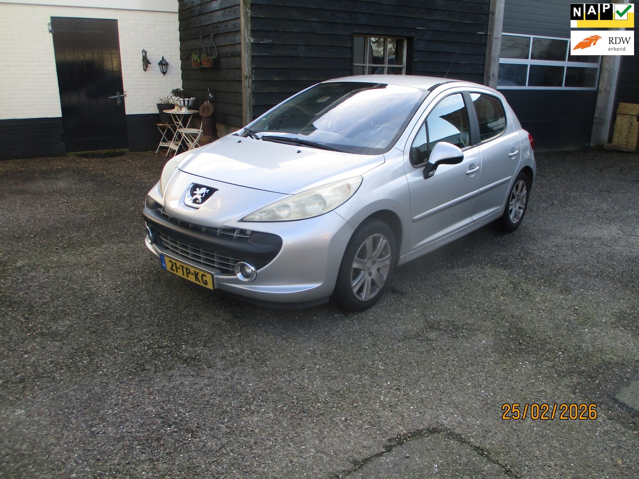 Peugeot 207 - 1.6-16V Nette auto, lagers versnellingsbak hoorbaar. - AutoWereld.nl