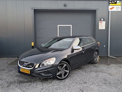 Volvo V60 - 1.6 T3 R-Design, NAP, AIRCO, AUTOMAAT