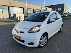 Toyota Aygo - 1.0-12V 2011 5-DRS IJskoude Airco Elekt pakket