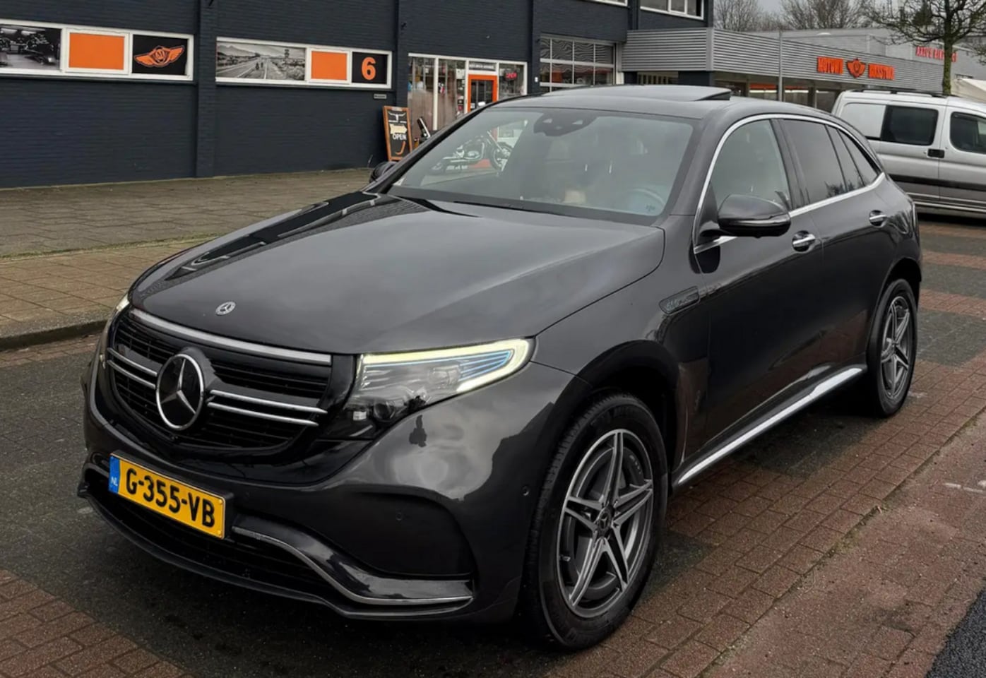Mercedes-Benz EQC - 400 4MATIC Premium Trekhaak | APK 10-12-2027 - AutoWereld.nl