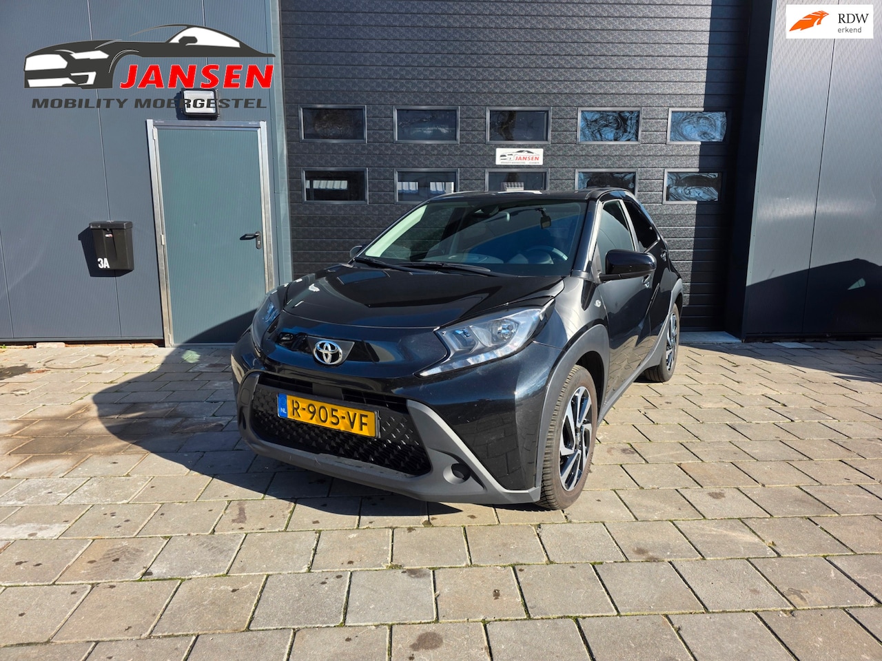 Toyota Aygo X - 1.0 VVT-i MT Play | Carplay | Airco| Achteruitrijcamera | ACC - AutoWereld.nl