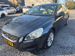 Volvo S60 - 1.6 T3 Kinetic NIEUWSTAAT