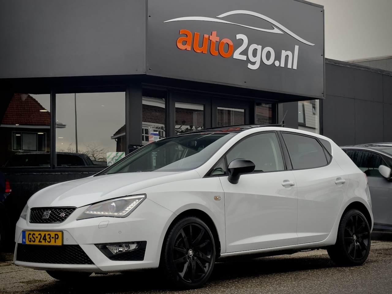 SEAT Ibiza SC - 1.0 EcoTSI FR PANODAK LEDER NAVI CAMERA APPLE-CARPLAY LED LMV PDC - AutoWereld.nl