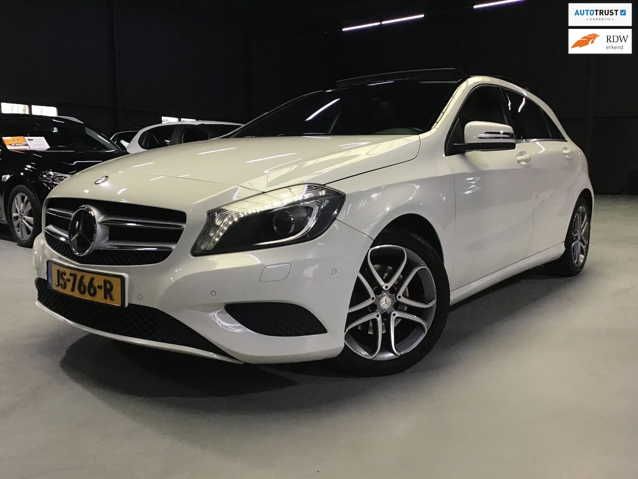 Mercedes-Benz A-klasse - 200 Prestige I Pano I Leder I Camera I Led I Automaat I Navi I Stoelverw I Cruise I Airco - AutoWereld.nl