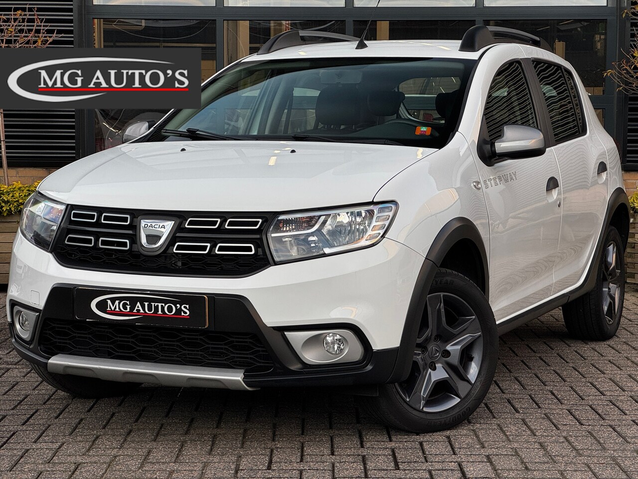Dacia Sandero Stepway - 0.9 TCe SL | Navigatie | Cruise Control | Achteruitrijcamera | Parkeersensoren | Aircondit - AutoWereld.nl