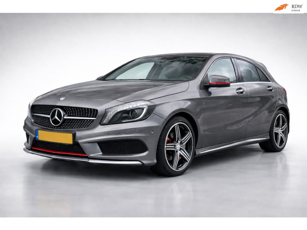 Mercedes-Benz A-klasse - AMG Pakket - AutoWereld.nl