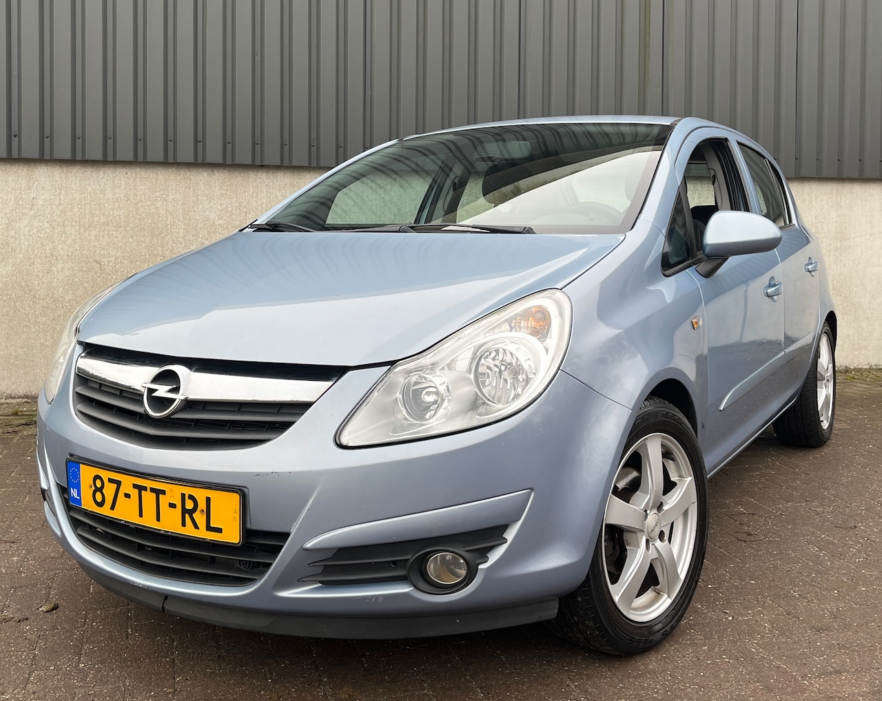 Opel Corsa - 1.4-16V Cosmo Airco | Stoelverwarming | stuurverwarming | Trekhaak | APK - AutoWereld.nl