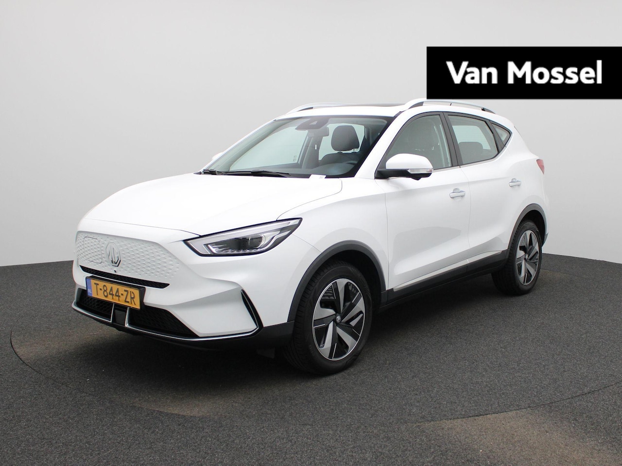 MG ZS - EV Long Range Luxury 70 kWh | WLTP 440 KM | Panorama/ Schuif-Kantel dak | ACC | ECC | 360° - AutoWereld.nl