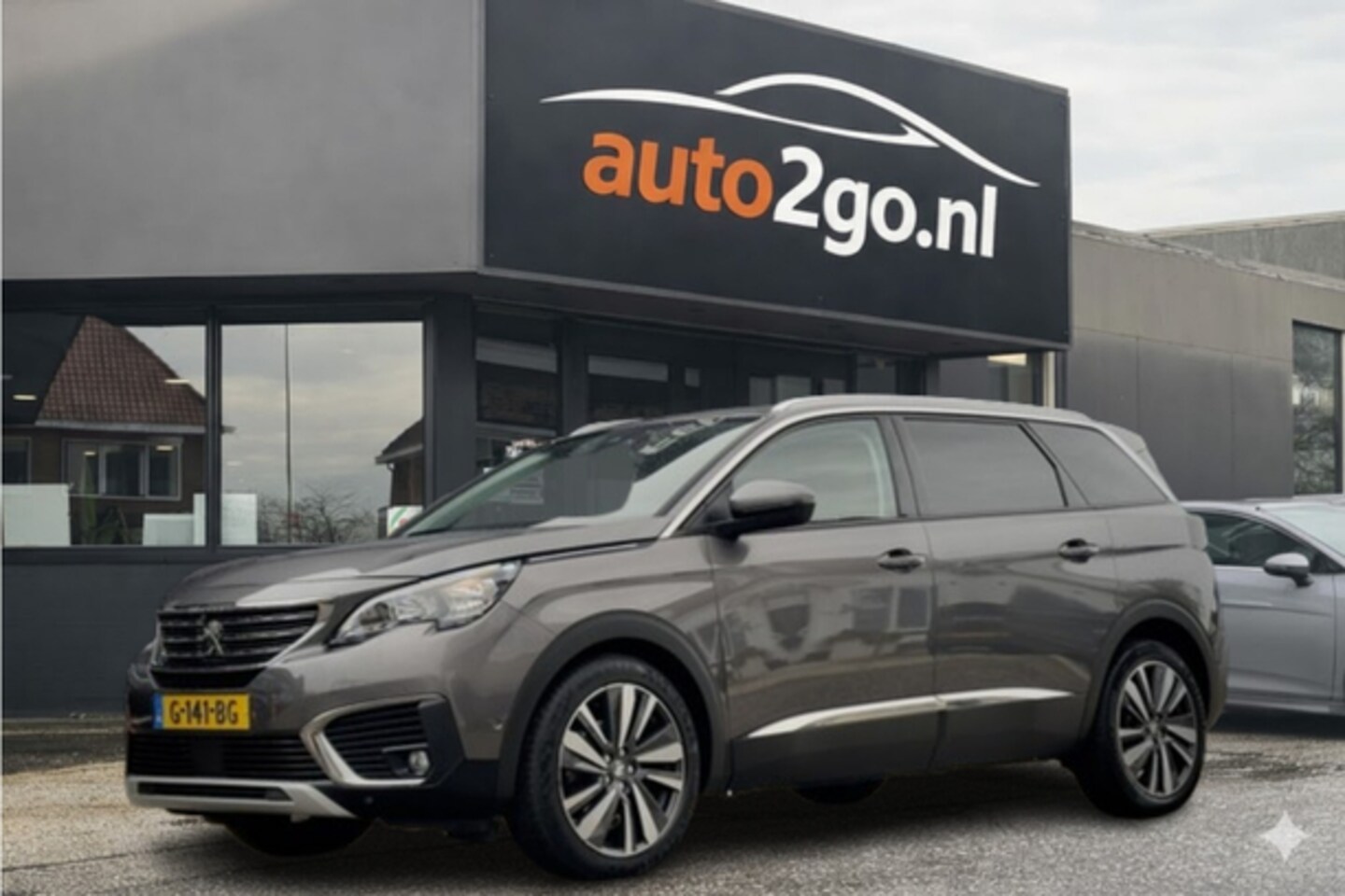 Peugeot 5008 - 1.6 AUT8 PURE-TECH BLUE PREMIUM PANODAK 7PERS LEDER NAVI CAMERA DIGI-DASH APPLE-CARPLAY LE - AutoWereld.nl