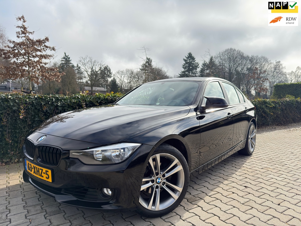 BMW 3-serie - 320i Executive M Sport , Automaat , Clima / Cruise / Navi-Multimedia / Isofix / Led / Pdc - AutoWereld.nl