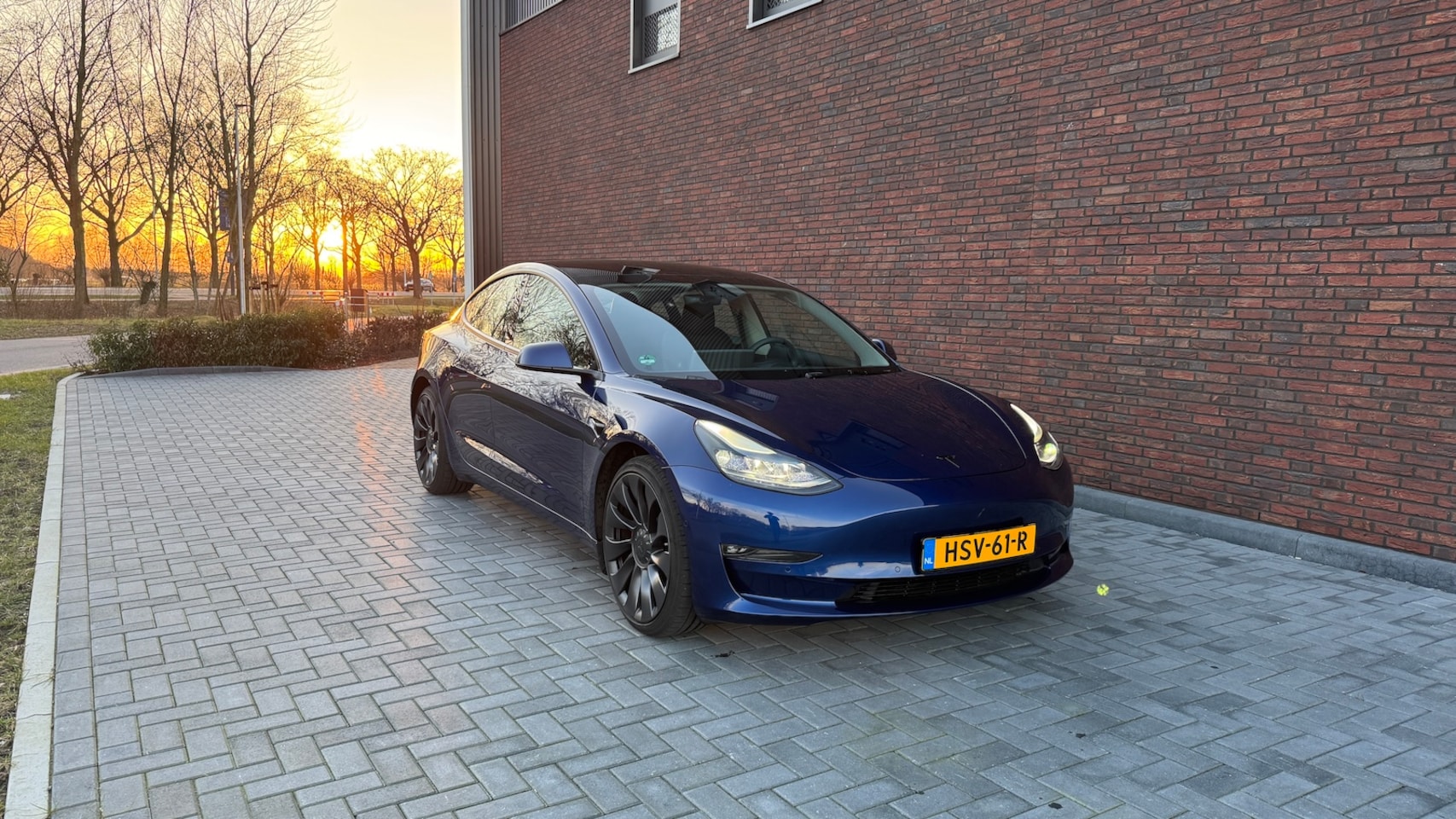 Tesla Model 3 - 75D Performance Dual Motor - Blauw - AutoWereld.nl