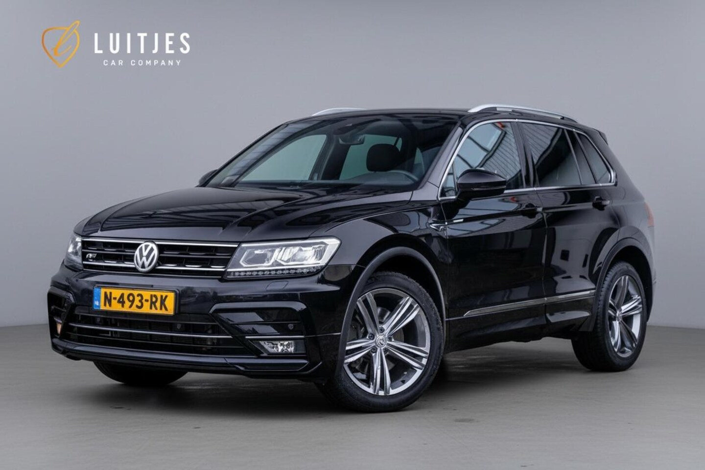 Volkswagen Tiguan - 2.0 TSI 4Motion R-Line*Pano-dak*Dynaudio*Trekhaak*Virtual-cockpit - AutoWereld.nl