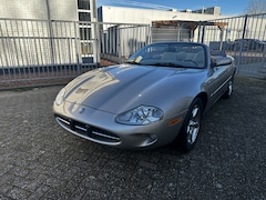 Jaguar XK8 - 4.0 V8 Convertible