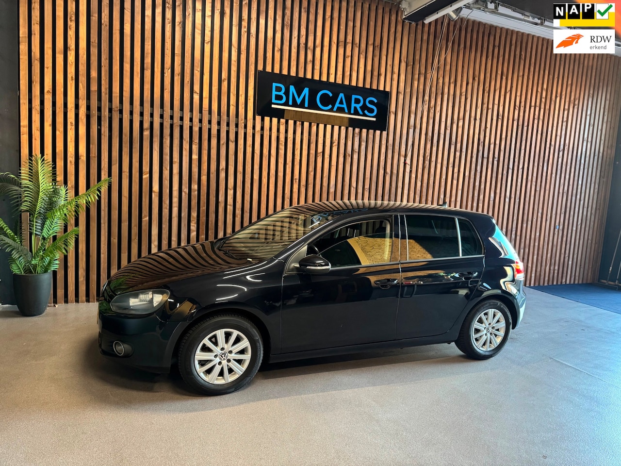 Volkswagen Golf - 1.2 TSI Trend Edition BlueMotion Airco,Navi,Trkhaak - AutoWereld.nl