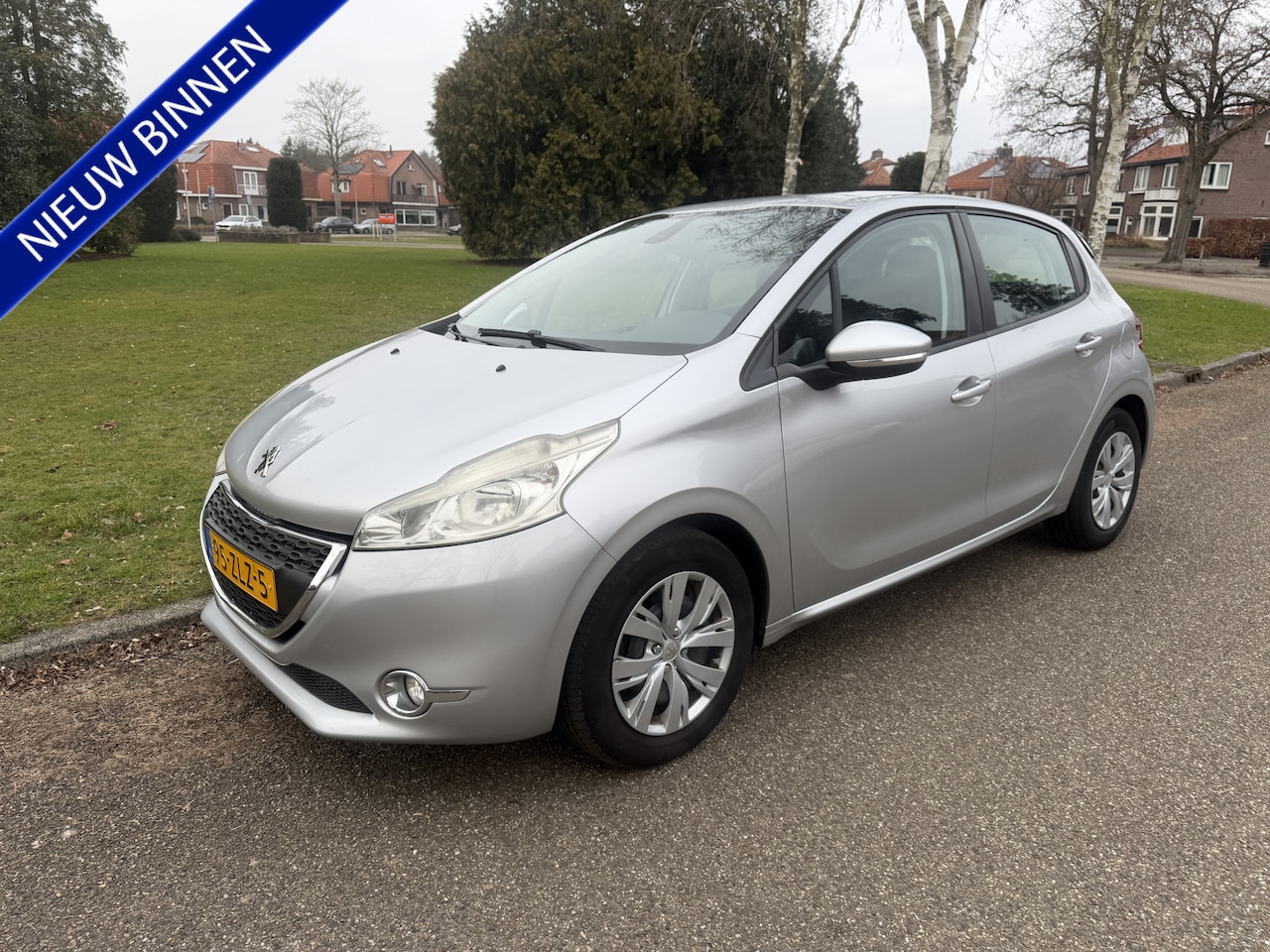 Peugeot 208 - 1.2 VTi Active Navigatie, Airco - AutoWereld.nl