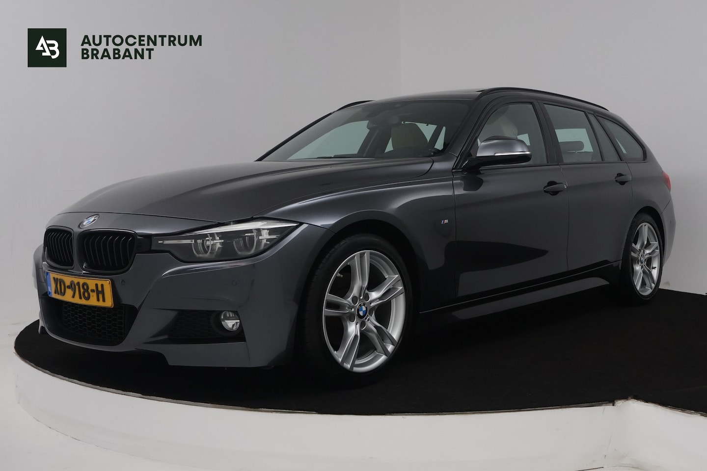BMW 3-serie Touring - 320i Edition M Sport Shadow High Executive (PANORAMADAK, CAMERA, STOELVERWARMING, PARKEERS - AutoWereld.nl