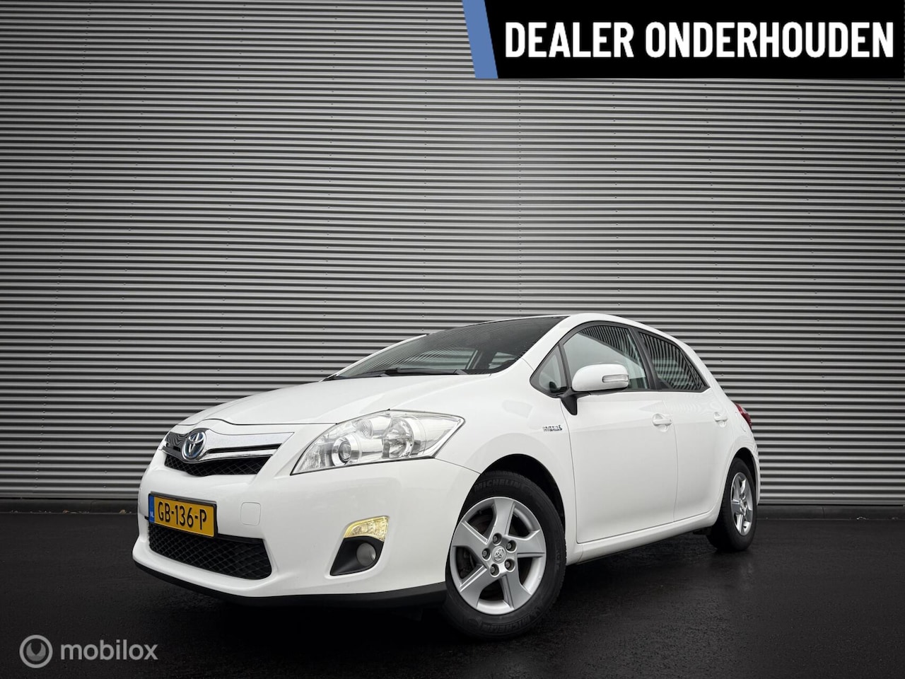 Toyota Auris - 1.8 Full Hybrid Aspiration Automaat | Afn. Trekhaak | Clima | Isofix | Dealer onderhouden - AutoWereld.nl