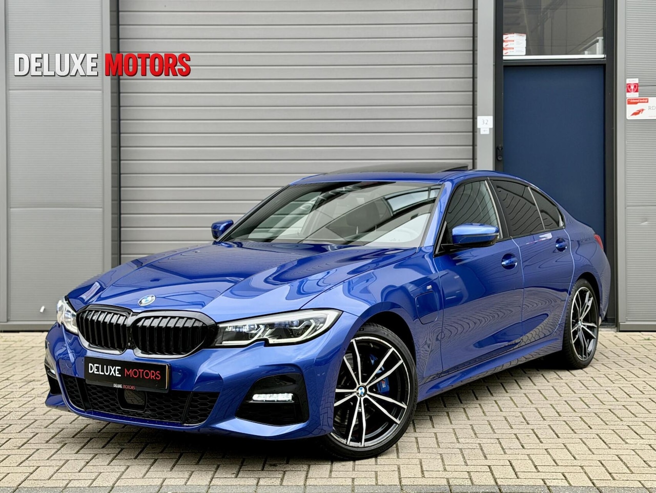 BMW 3-serie - 330e High Executive M-Sport|Pano|360cam|Leer|HUD - AutoWereld.nl