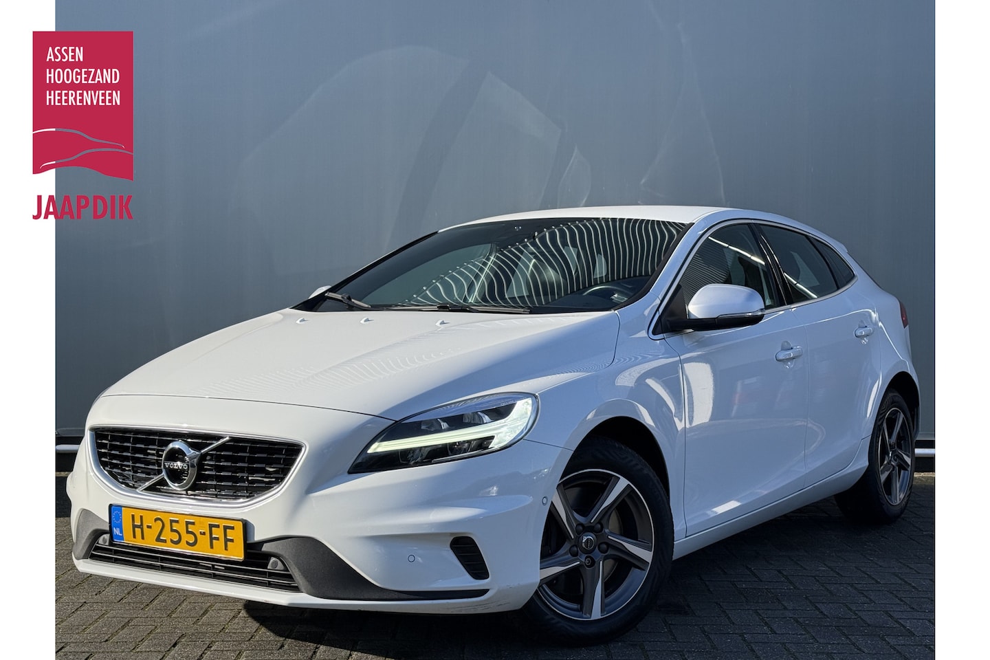 Volvo V40 - BJR 2017 2.0 D3 150 PK Inscription AUTOMAAT | LED | PDC | CLIMA | CRUISE - AutoWereld.nl