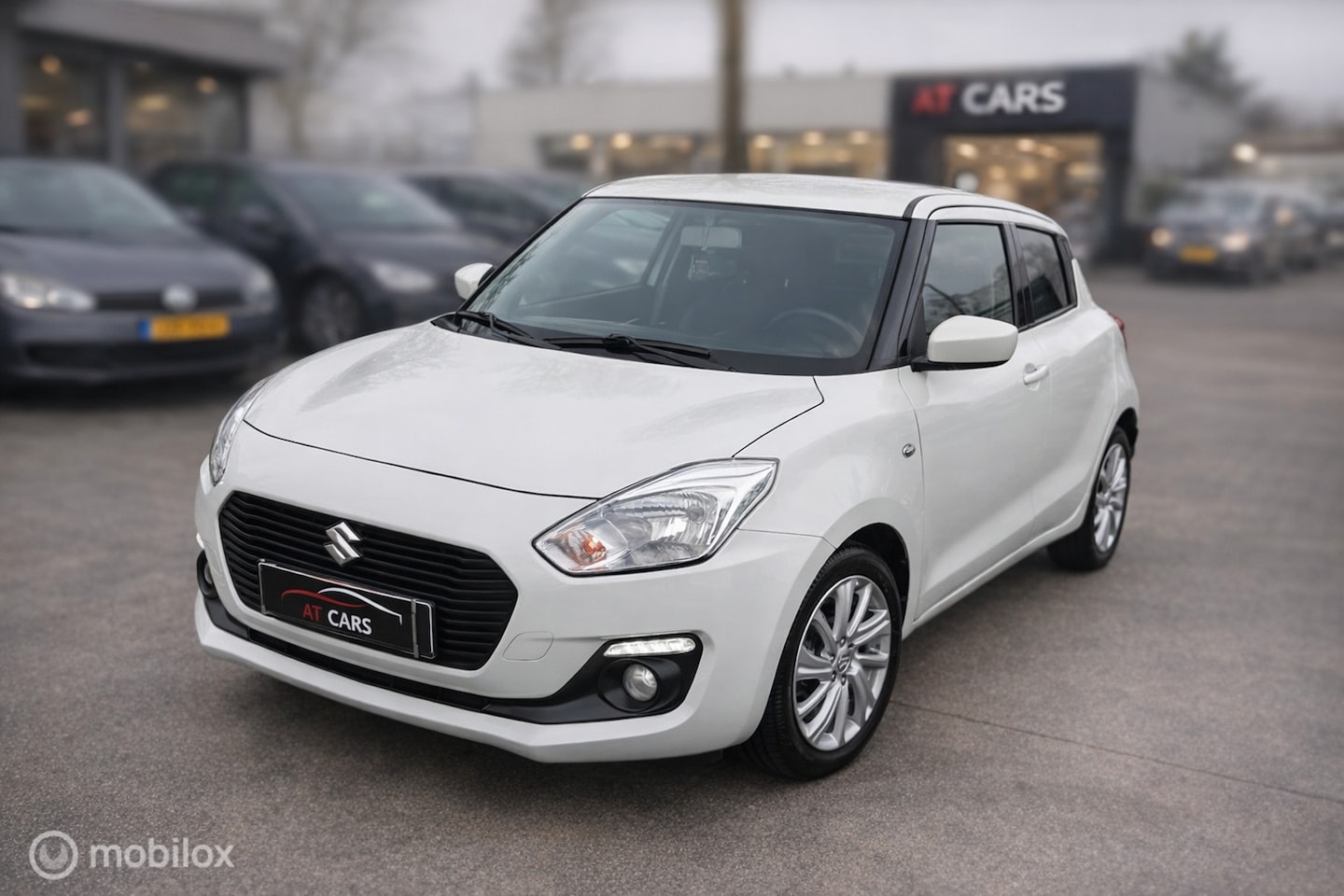 Suzuki Swift - 1.2 Comfort| stoelverwarming |navi| Camera - AutoWereld.nl