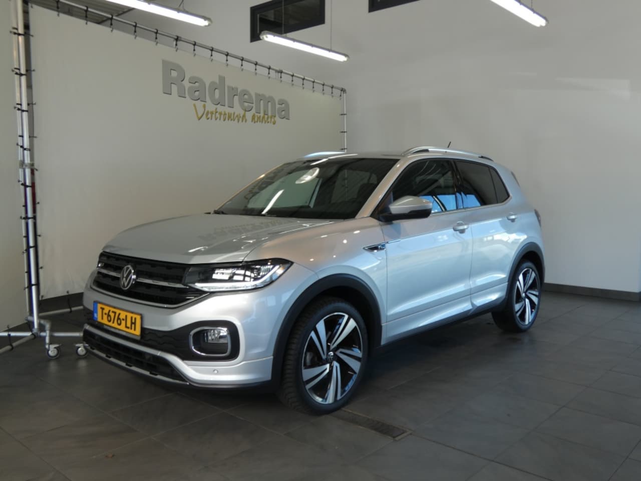 Volkswagen T-Cross - 1.5 TSI Style R-line Navi Camera Automaat ! - AutoWereld.nl