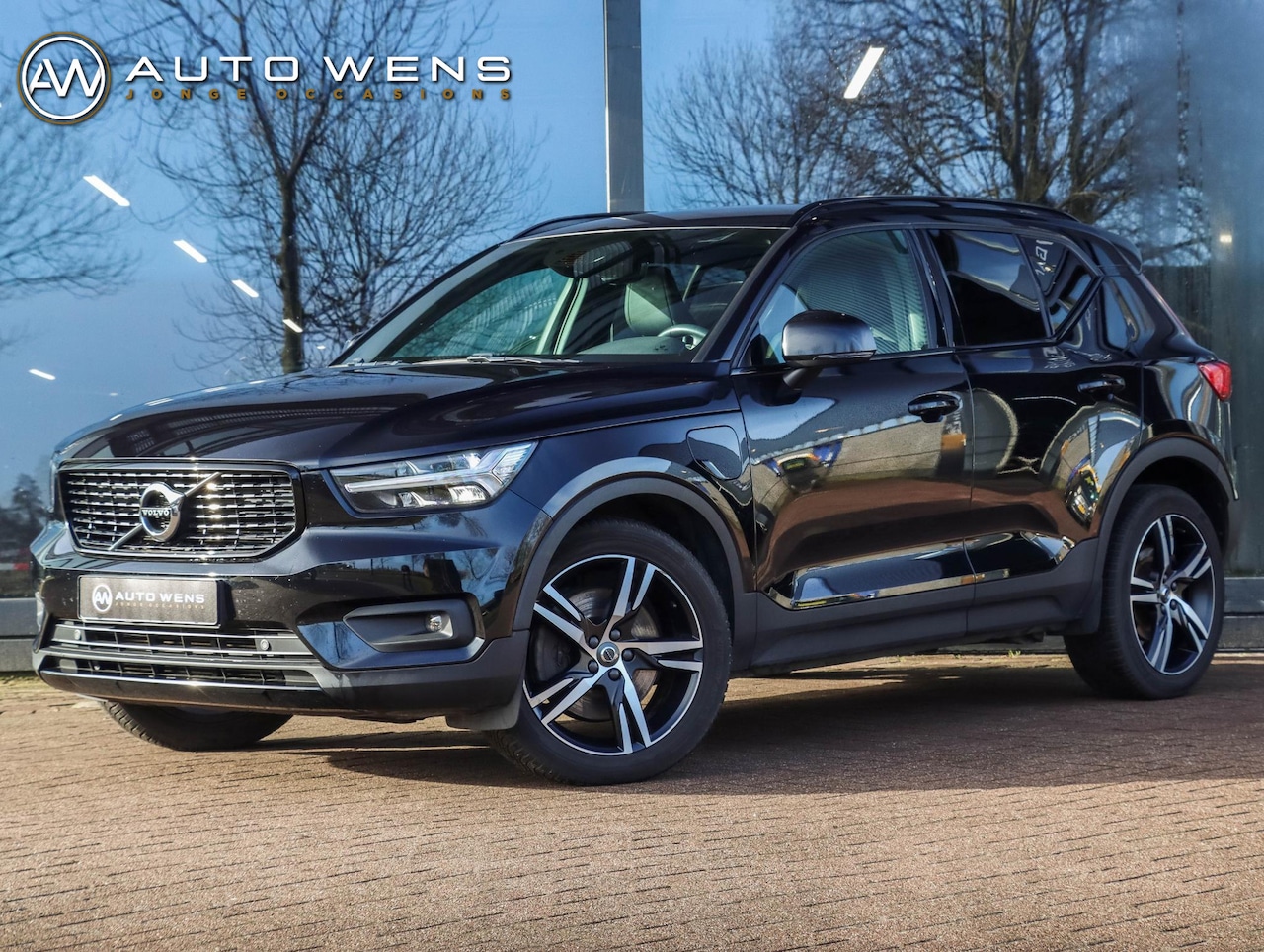 Volvo XC40 - 1.5 T4 Recharge R-Design 211pk | Volleder zwart | Stoel-Stuurwielverwarming - AutoWereld.nl
