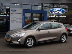 Ford Focus - 125PK TITANIUM BUSINESS 5-DEURS TREKHAAK PARK-SENSOREN LM-VELGEN KEYLESS CLIMA WINTERPACK