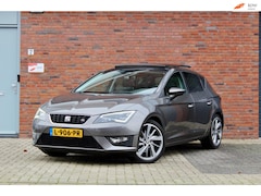 SEAT Leon - 2.0 TDI FR Connect | PANO DSG VIRTUAL ALCANTARA
