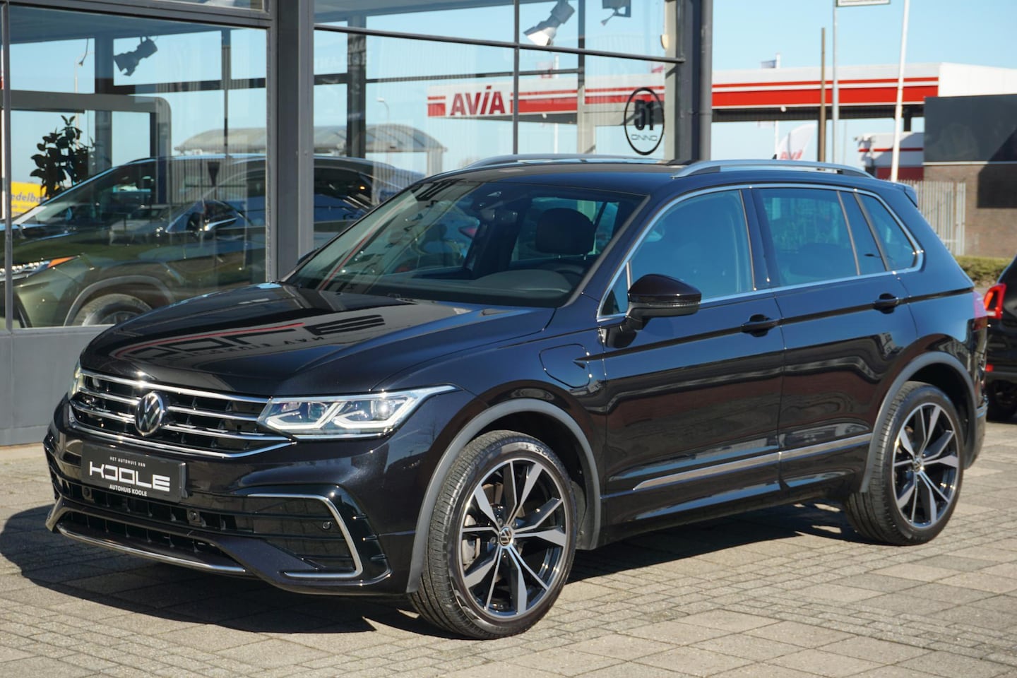 Volkswagen Tiguan - 1.4 TSI eHybrid R-Line Business+ | DCC | Trekhaak | ACC - AutoWereld.nl