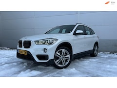 BMW X1 - XDrive20i 4x4 192PK Pano Automaat