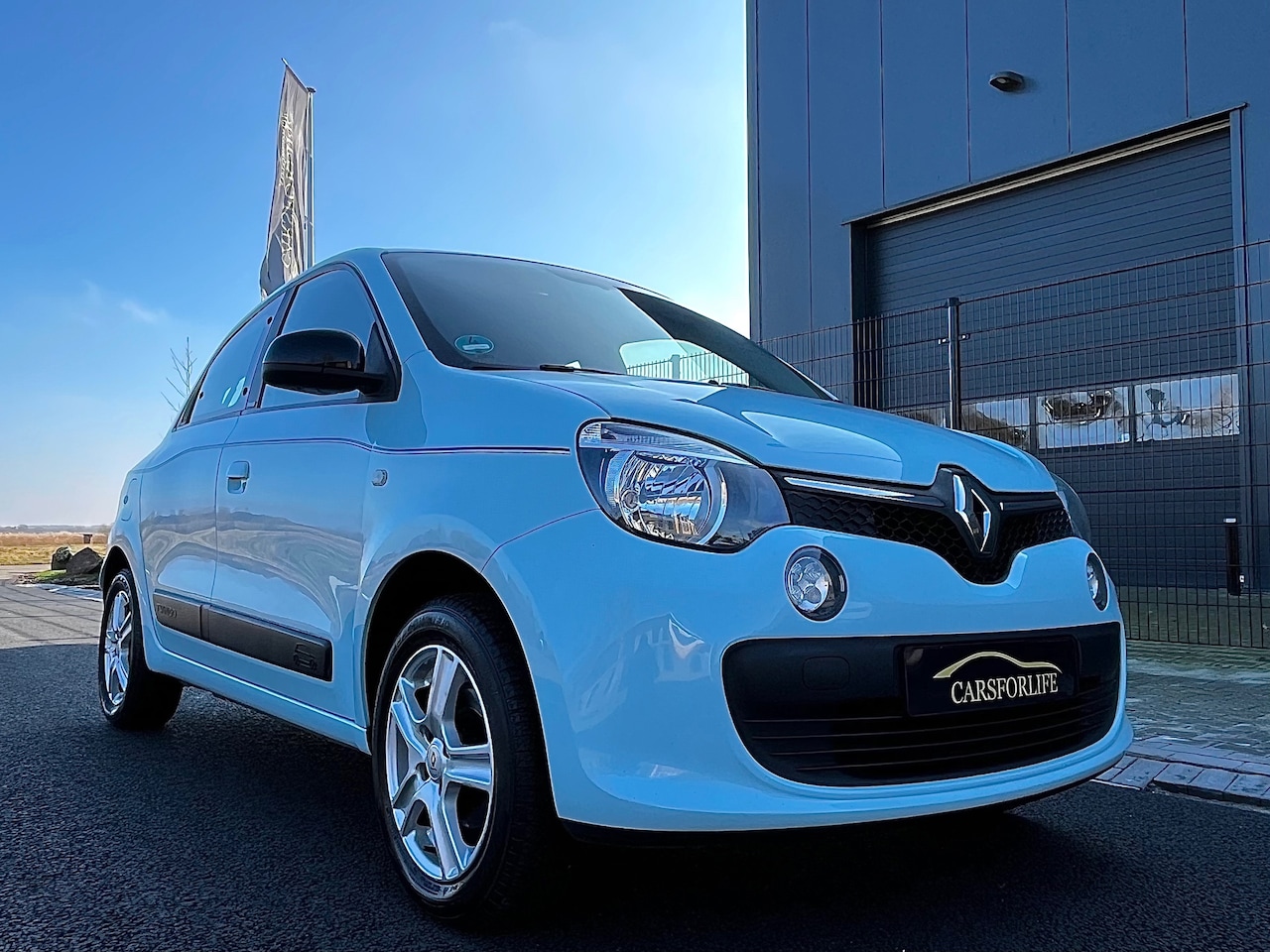 Renault Twingo - 1.0 SCe ( Limited ) - AutoWereld.nl