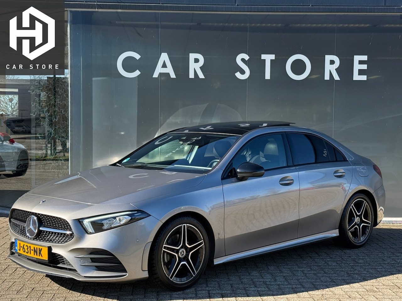 Mercedes-Benz A-klasse - 180 AMG NIGHT Pano|Sfeer||Dealer Onderhouden - AutoWereld.nl