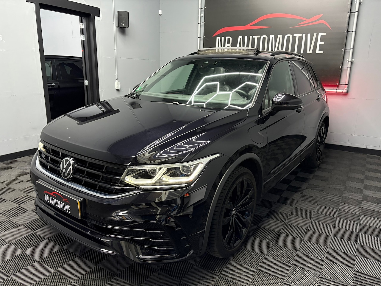 Volkswagen Tiguan - 1.4 TSI eHybrid R-Line Business 1.4 TSI eHybrid R-Line Business+ - AutoWereld.nl