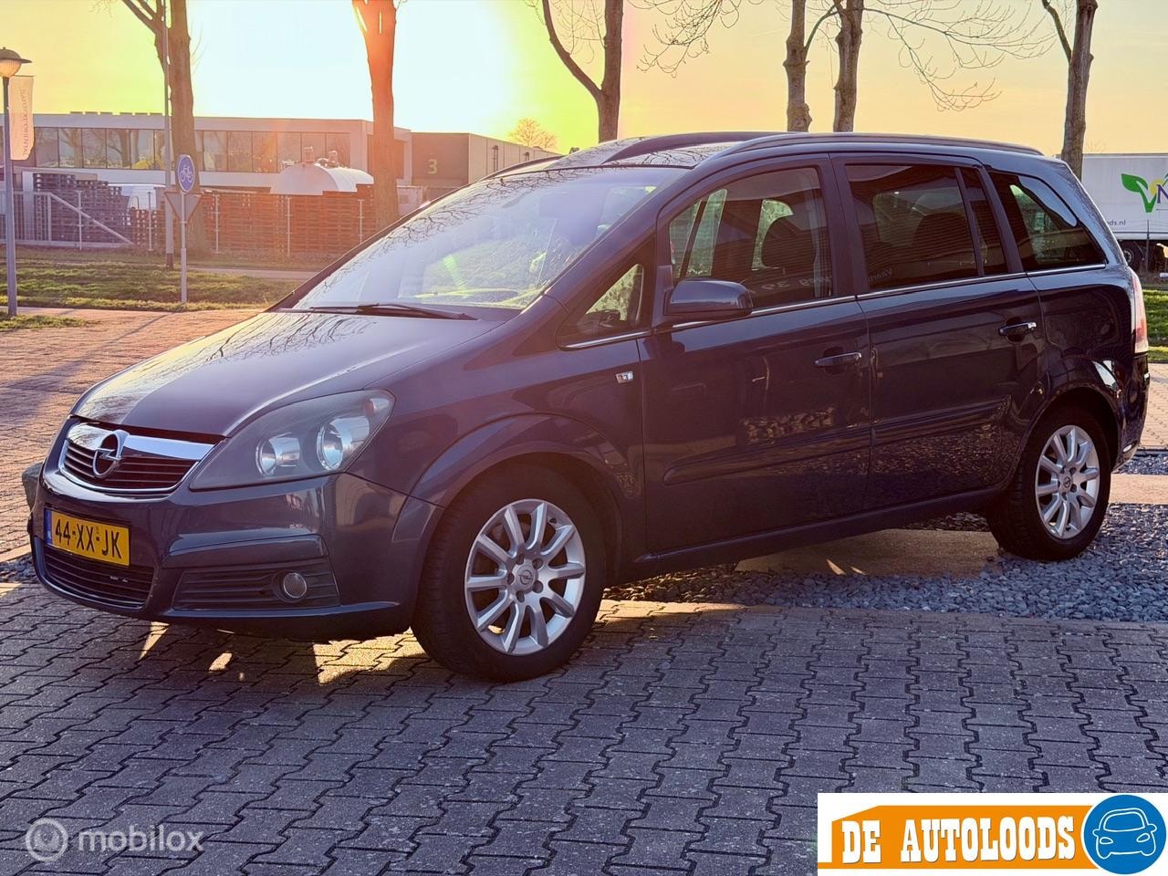 Opel Zafira - 2.2 Executive 7 Zits | NAP | Panodak | APK Nieuw - AutoWereld.nl